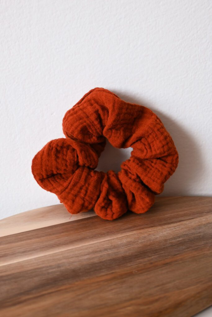 Bavlnená teracotta scrunchies gumička