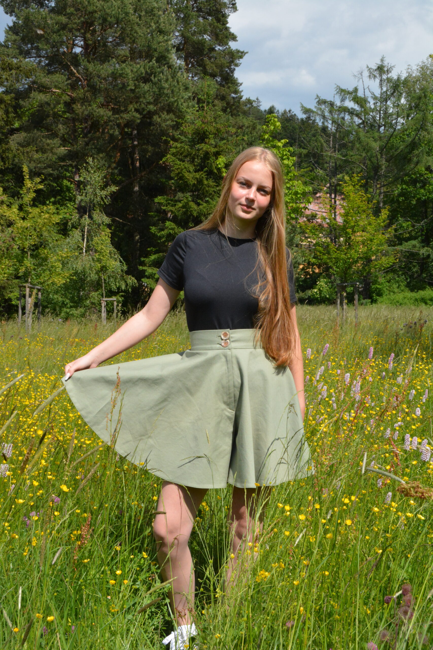 Sukňové mini nohavice Elizabeth na mieru – Obrázok 6