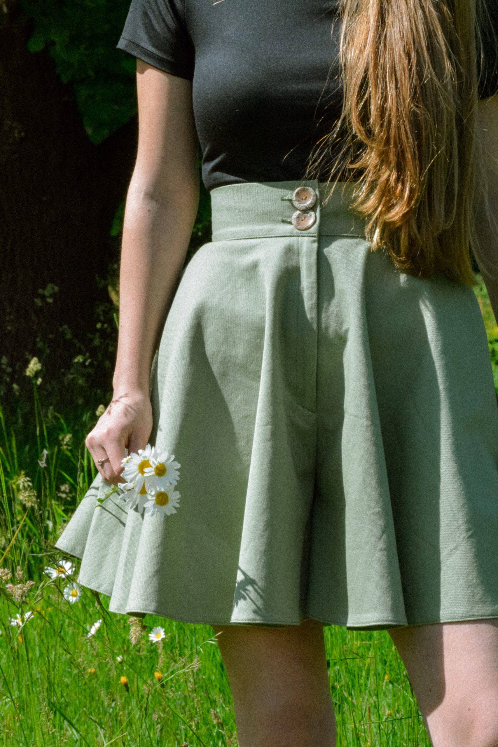 Sukňové mini nohavice Elizabeth na mieru – Obrázok 3